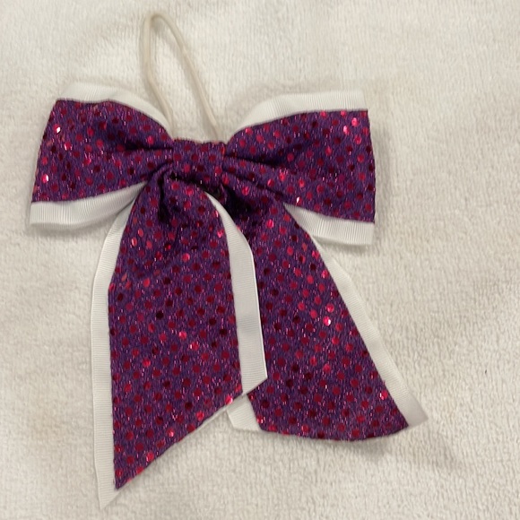 Sparkly Bows - Picture 2 of 6